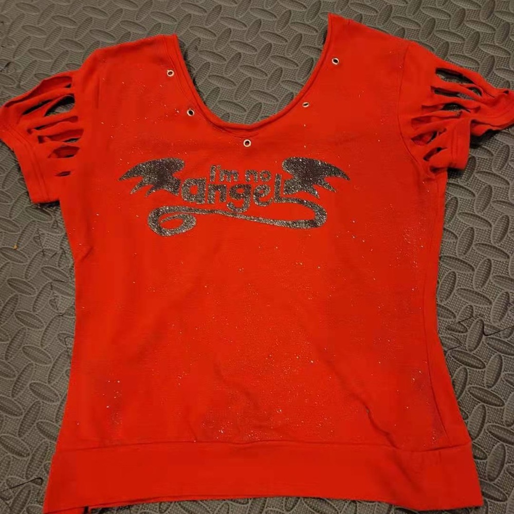 Red “I’m no Angel” shirt (S)
